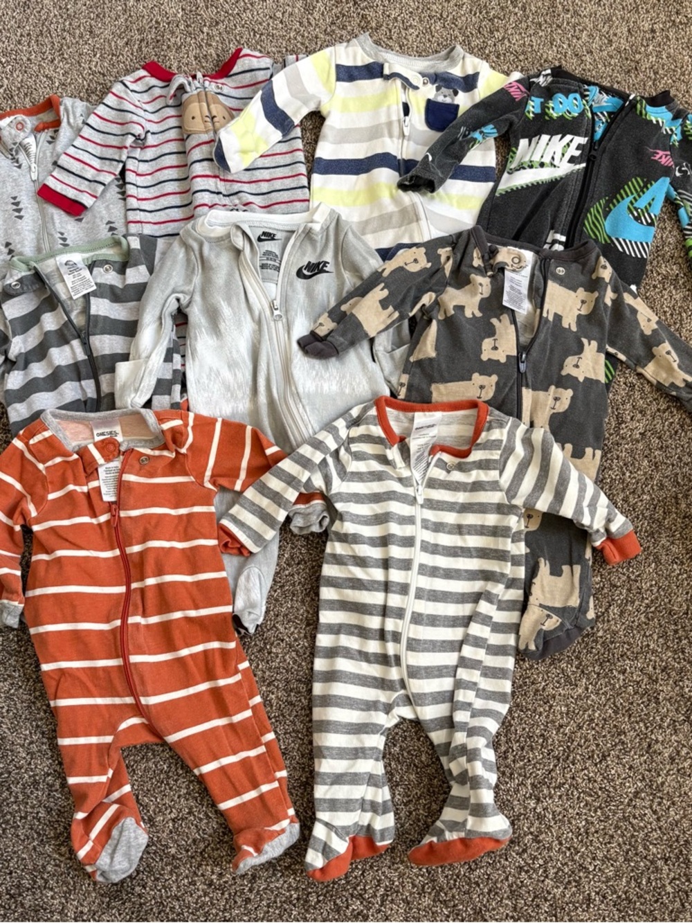 Baby boy clothes lot (size newborn) - Picture 4 of 13